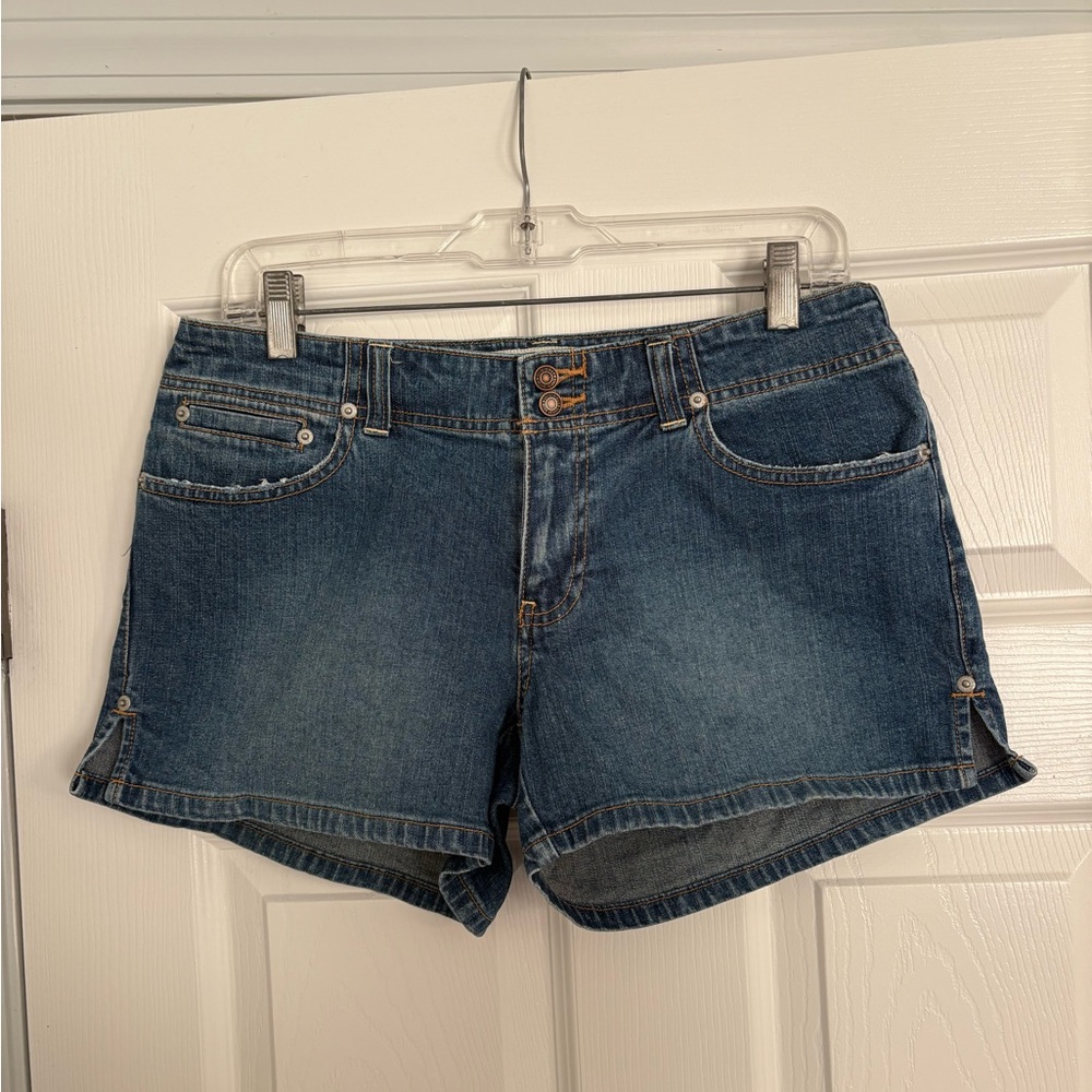 Y2K VINTAGE VTG OLD NAVY LOW WAIST DOUBLE BUTTON SIDE SLIT DENIM JEAN SHORTS 6